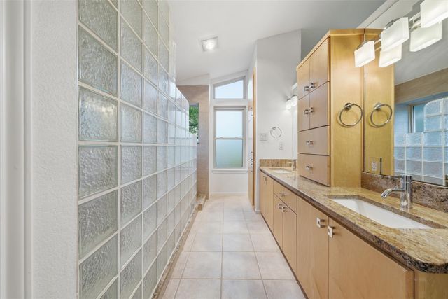 11007 Grapevine LN, Austin, TX 78759