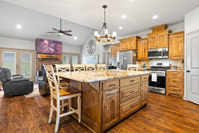 480 Clowers Road, Diana, TX 75640