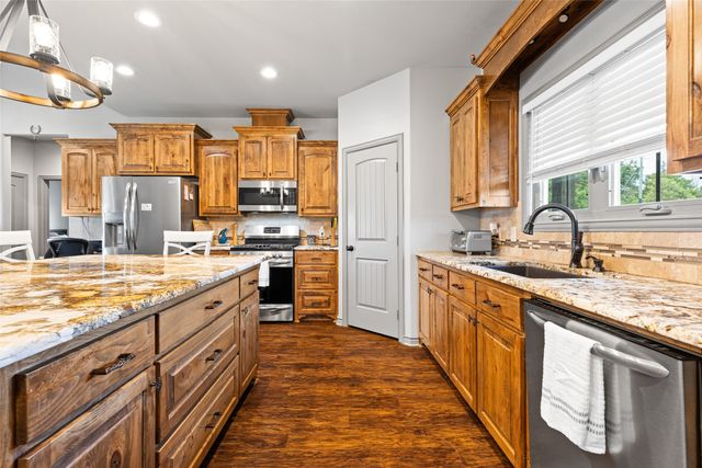 480 Clowers Road, Diana, TX 75640