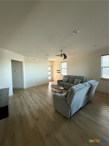 120 New Hampton Way, San Marcos, TX 78666