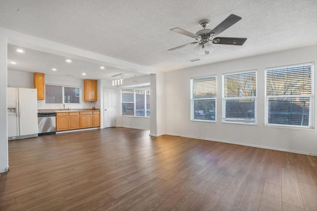 10731 Humphries Lane SW, Albuquerque, NM 87121