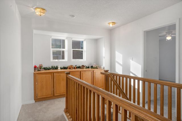 10731 Humphries Lane SW, Albuquerque, NM 87121