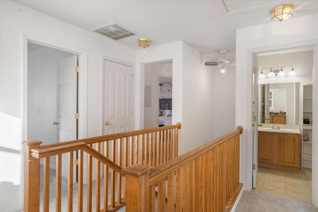 10731 Humphries Lane SW, Albuquerque, NM 87121