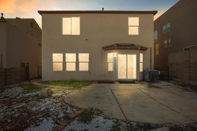 10731 Humphries Lane SW, Albuquerque, NM 87121