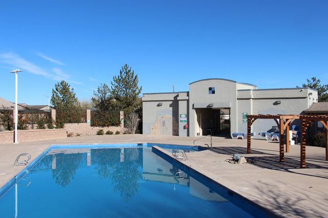 10731 Humphries Lane SW, Albuquerque, NM 87121