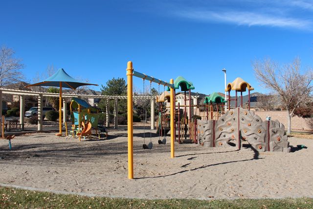 10731 Humphries Lane SW, Albuquerque, NM 87121