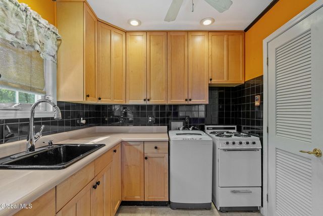 20 Arthur Drive, Albany, NY 12208