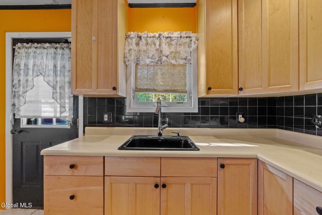 20 Arthur Drive, Albany, NY 12208