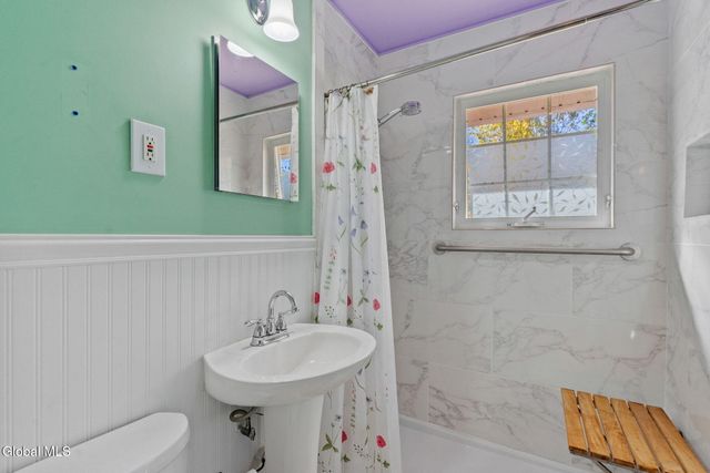 20 Arthur Drive, Albany, NY 12208