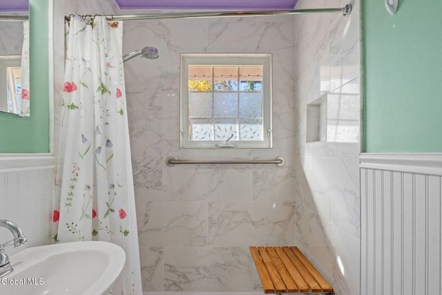 20 Arthur Drive, Albany, NY 12208