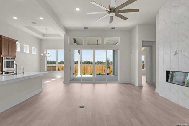 10141 N Heinichen, San Antonio, TX 78254