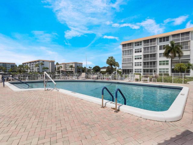 911 Gardenia Drive E 150, Delray Beach, FL 33483