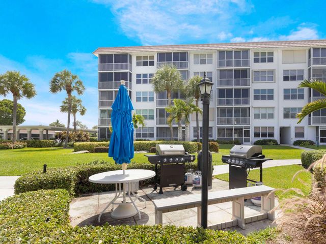 911 Gardenia Drive E 150, Delray Beach, FL 33483