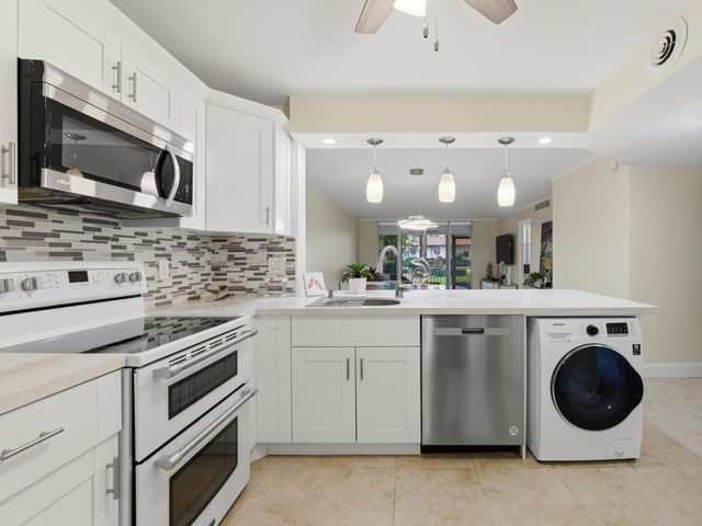 911 Gardenia Drive E 150, Delray Beach, FL 33483