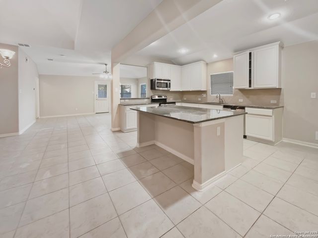 335 Cylamen, New Braunfels, TX 78132