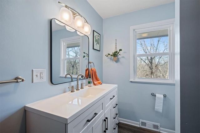 8008 Parkview Avenue, Kansas City, KS 66109