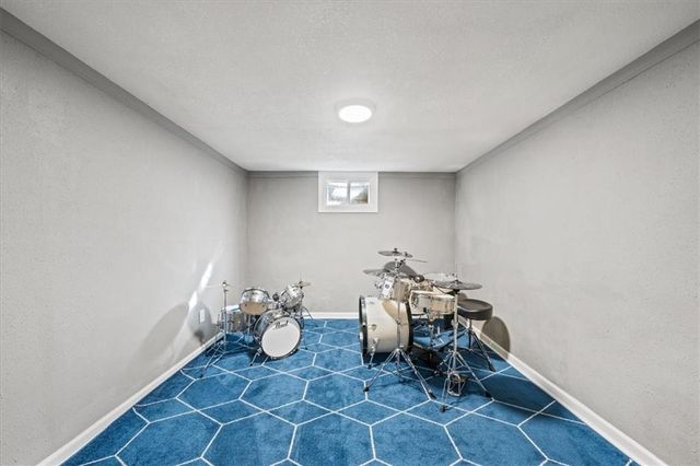 8008 Parkview Avenue, Kansas City, KS 66109