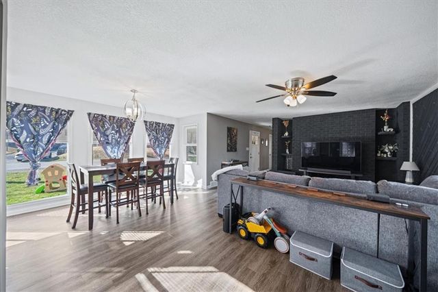 8008 Parkview Avenue, Kansas City, KS 66109