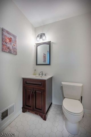132 Longacre Ct, Hillsborough Twp., NJ 08844