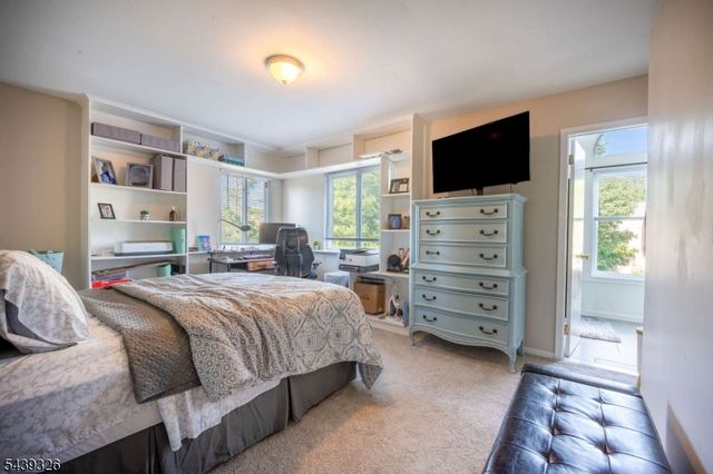 132 Longacre Ct, Hillsborough Twp., NJ 08844