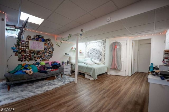 132 Longacre Ct, Hillsborough Twp., NJ 08844