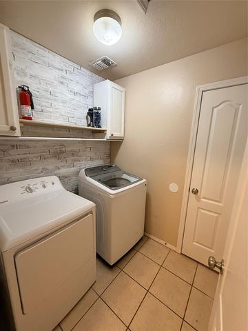 9525 SW 25th Street, Oklahoma City, OK 73128