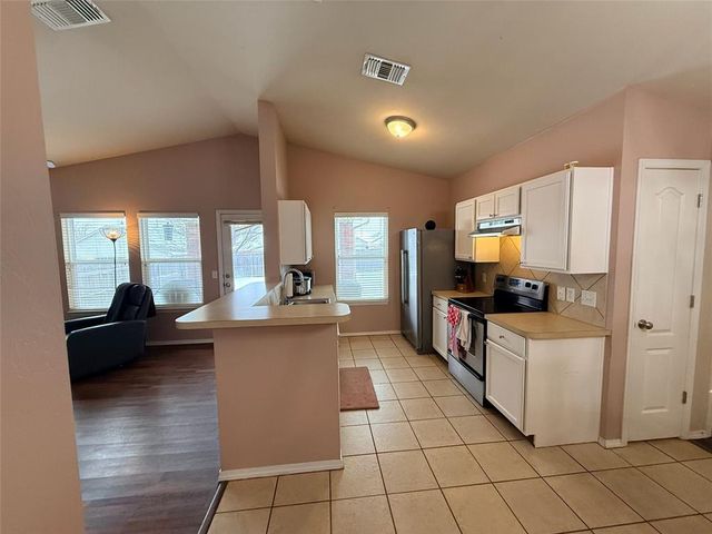 9525 SW 25th Street, Oklahoma City, OK 73128