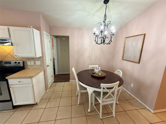 9525 SW 25th Street, Oklahoma City, OK 73128