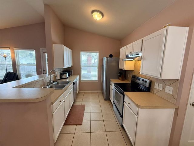 9525 SW 25th Street, Oklahoma City, OK 73128