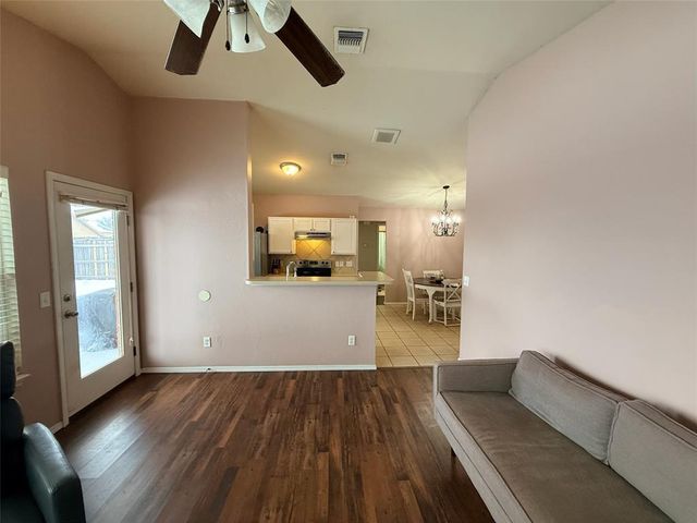 9525 SW 25th Street, Oklahoma City, OK 73128