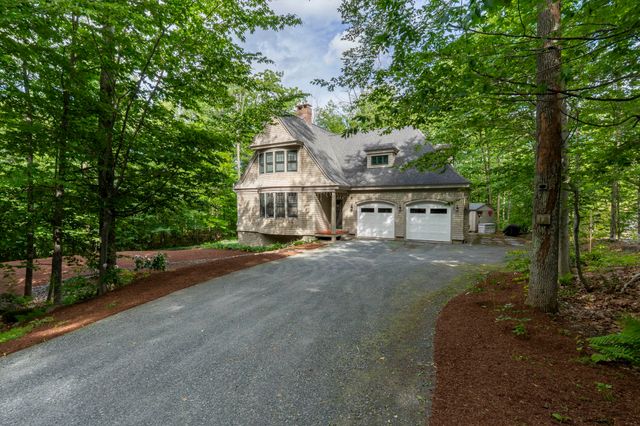 12 Fernwood Lane, Grantham, NH 03753