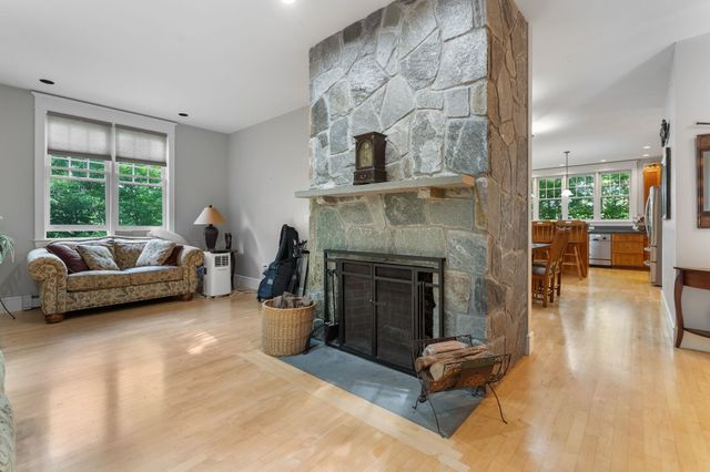 12 Fernwood Lane, Grantham, NH 03753