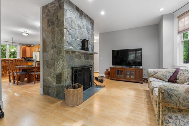 12 Fernwood Lane, Grantham, NH 03753