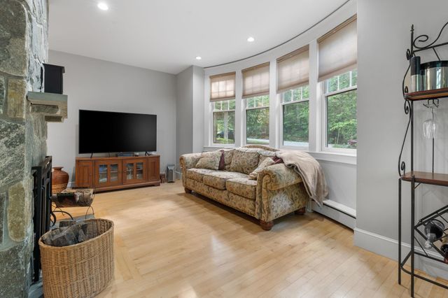 12 Fernwood Lane, Grantham, NH 03753