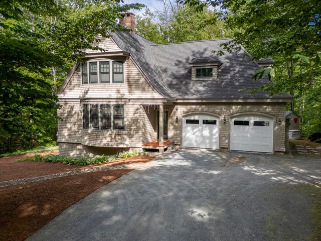 12 Fernwood Lane, Grantham, NH 03753