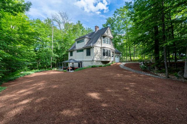 12 Fernwood Lane, Grantham, NH 03753