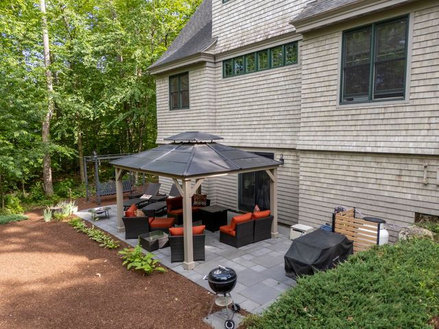 12 Fernwood Lane, Grantham, NH 03753