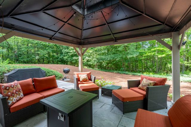 12 Fernwood Lane, Grantham, NH 03753