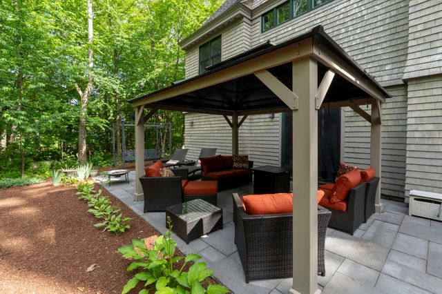 12 Fernwood Lane, Grantham, NH 03753