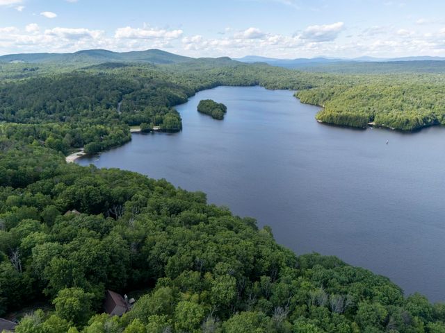 12 Fernwood Lane, Grantham, NH 03753