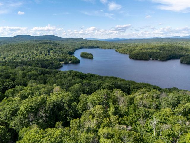 12 Fernwood Lane, Grantham, NH 03753