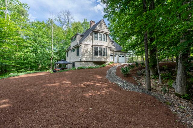 12 Fernwood Lane, Grantham, NH 03753