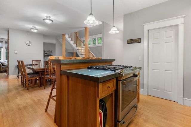 12 Fernwood Lane, Grantham, NH 03753