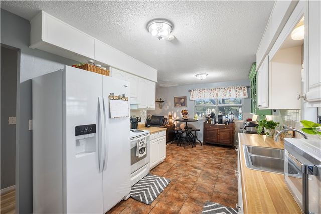 217 Hillcrest Drive, Neosho, MO 64850