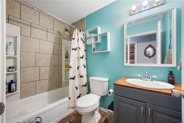 217 Hillcrest Drive, Neosho, MO 64850