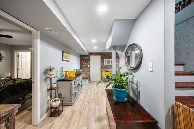 217 Hillcrest Drive, Neosho, MO 64850