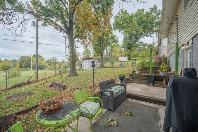 217 Hillcrest Drive, Neosho, MO 64850