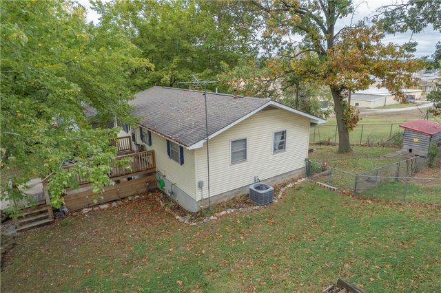 217 Hillcrest Drive, Neosho, MO 64850