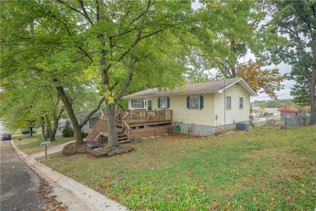 217 Hillcrest Drive, Neosho, MO 64850