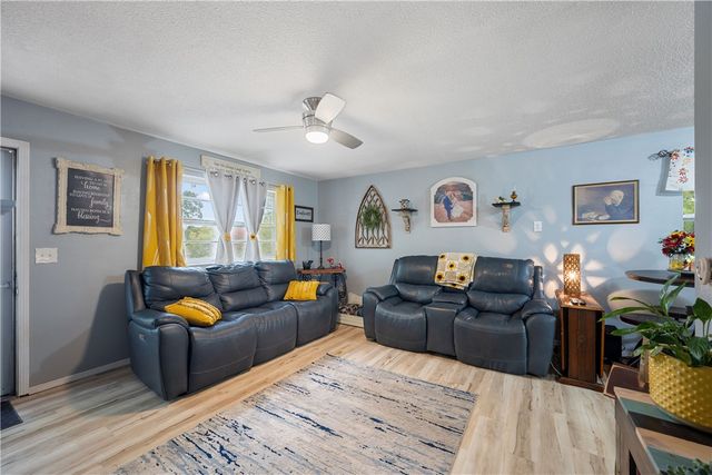 217 Hillcrest Drive, Neosho, MO 64850